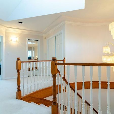 3 Private, Spacious, Bright Rooms In A Gorgeous House ニューウエストミンスター エクステリア 写真