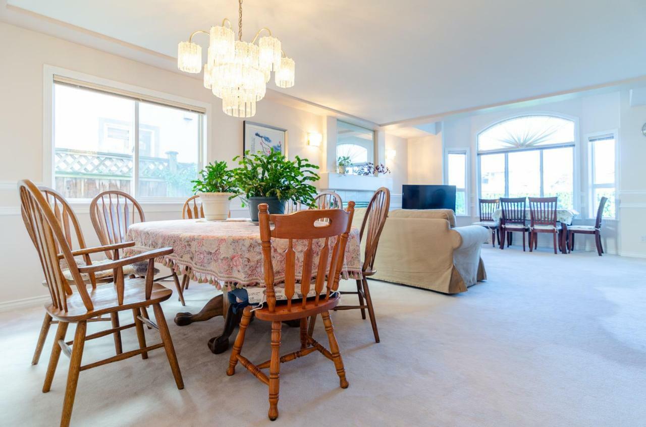 3 Private, Spacious, Bright Rooms In A Gorgeous House ニューウエストミンスター エクステリア 写真