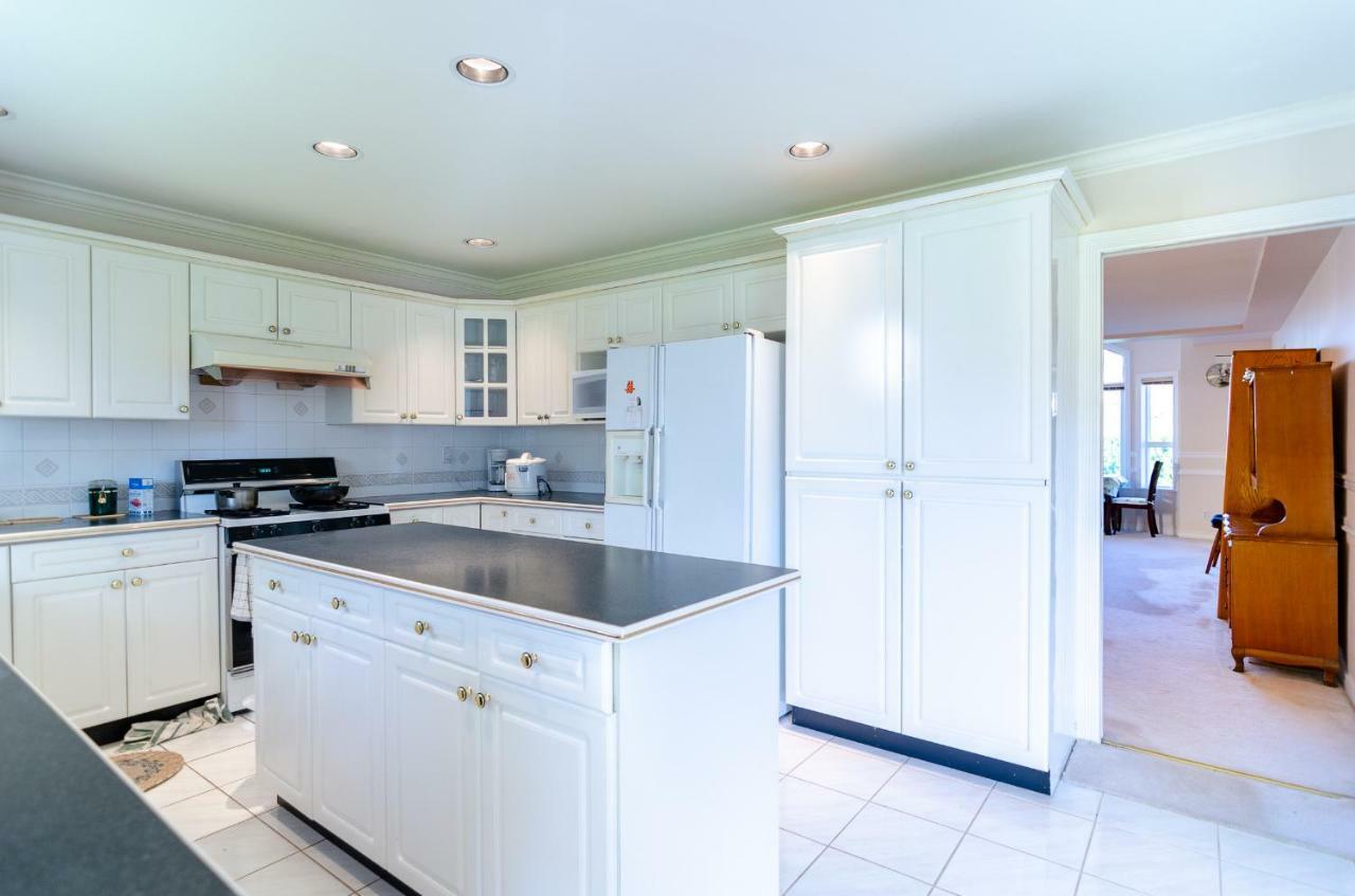 3 Private, Spacious, Bright Rooms In A Gorgeous House ニューウエストミンスター エクステリア 写真
