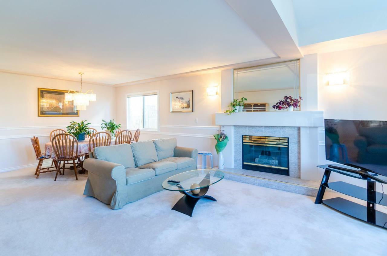 3 Private, Spacious, Bright Rooms In A Gorgeous House ニューウエストミンスター エクステリア 写真